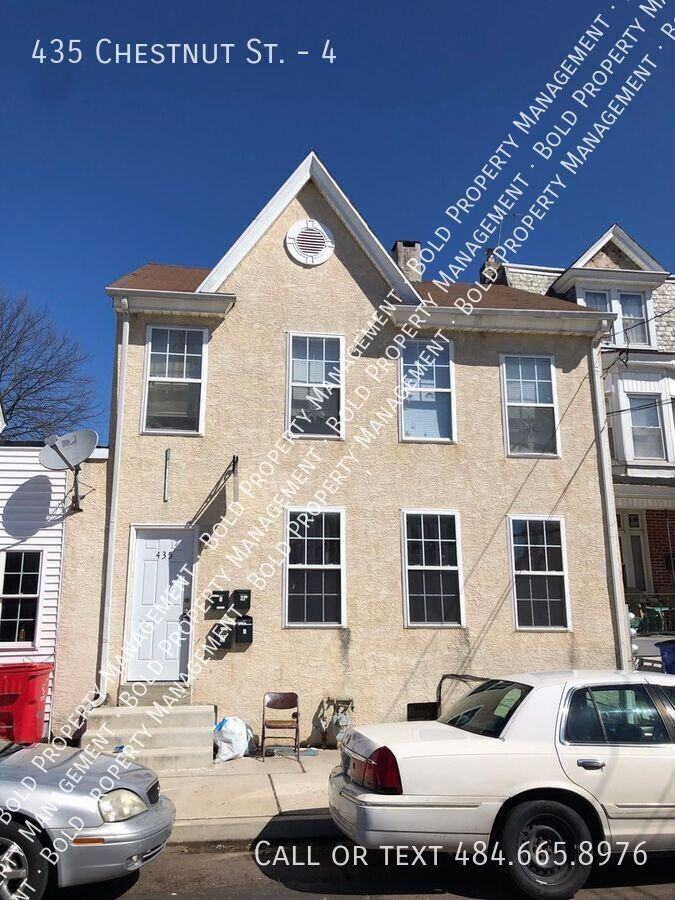 435 Chestnut St #4 - Photo 2 of 10