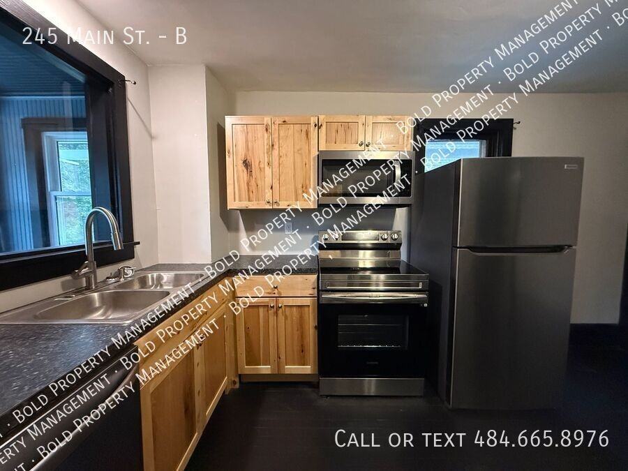 245 Main St #B - Photo 3 of 11