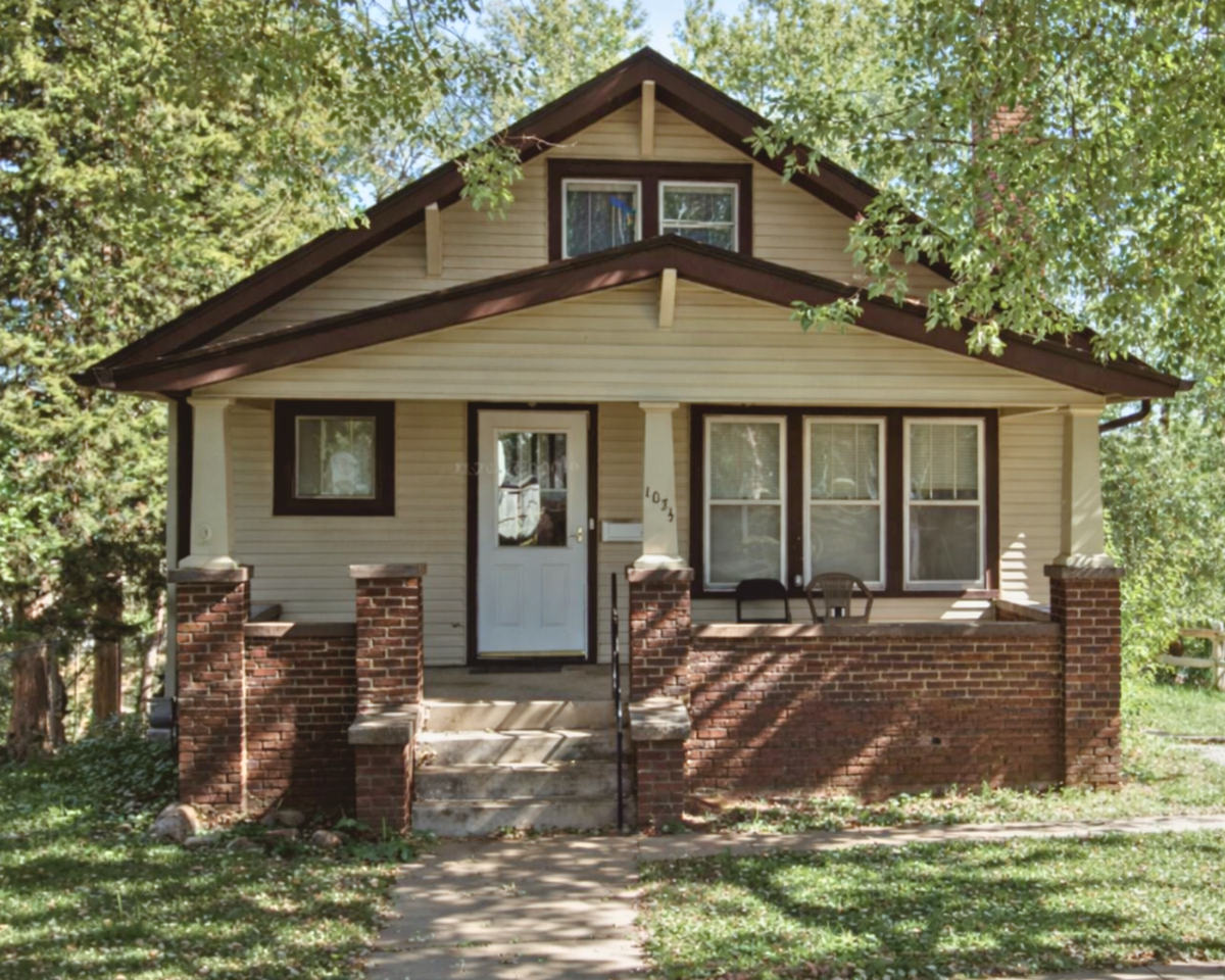 1034 S Mulberry St - Photo 2 of 2