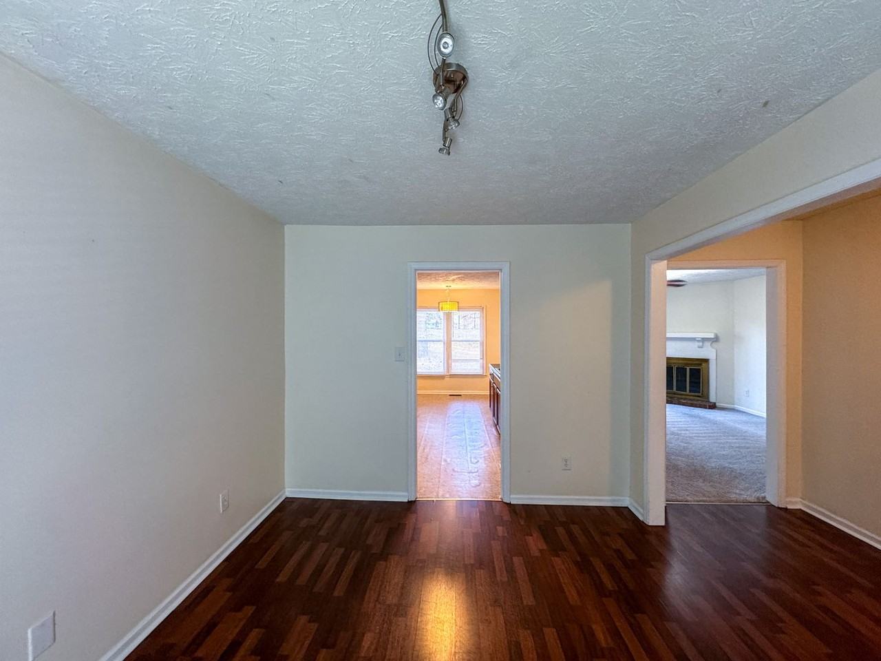 7188 Evanston St - Photo 3 of 22