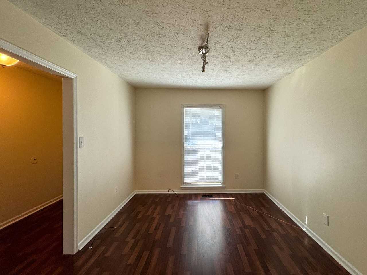 7188 Evanston St - Photo 4 of 22