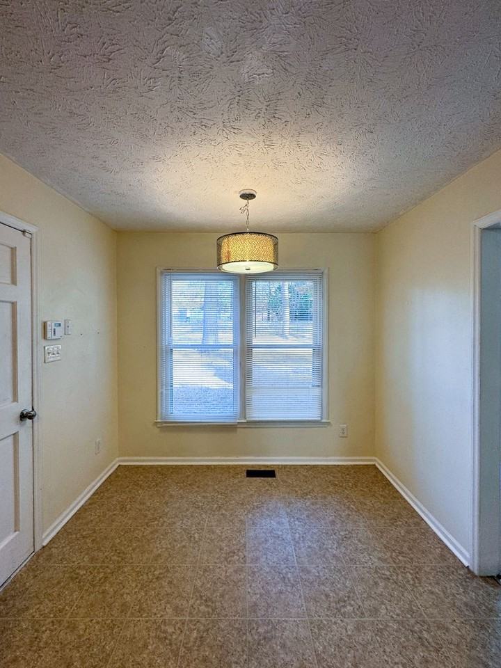 7188 Evanston St - Photo 7 of 22