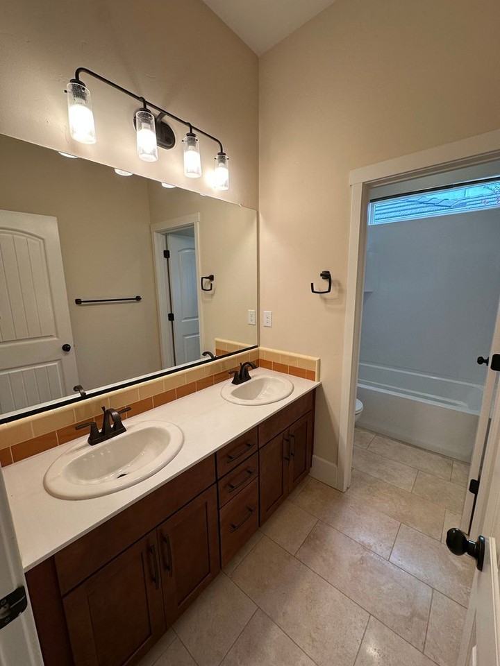 18062 Silver Springs Way - Photo 7 of 44