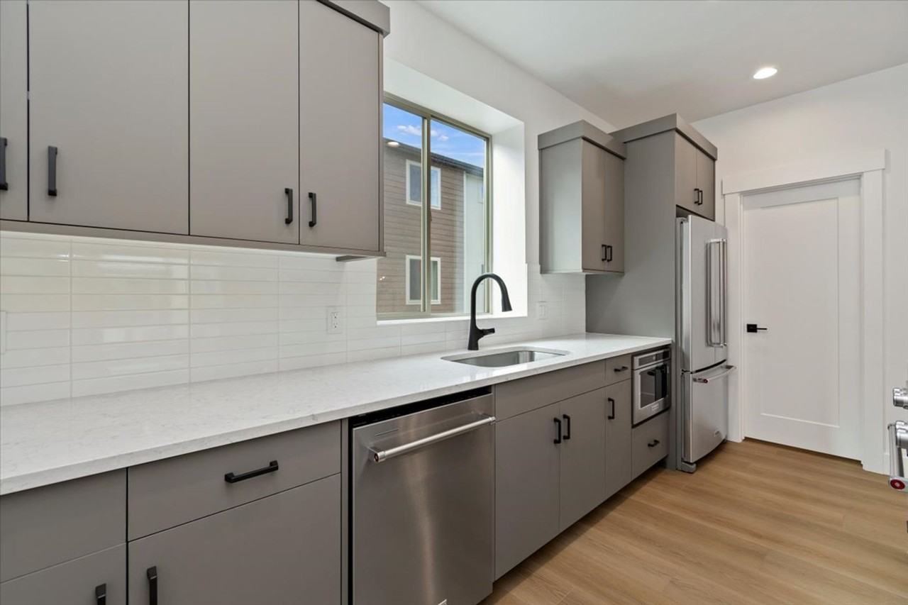 1745 S Rock View Ln - Photo 3 of 35