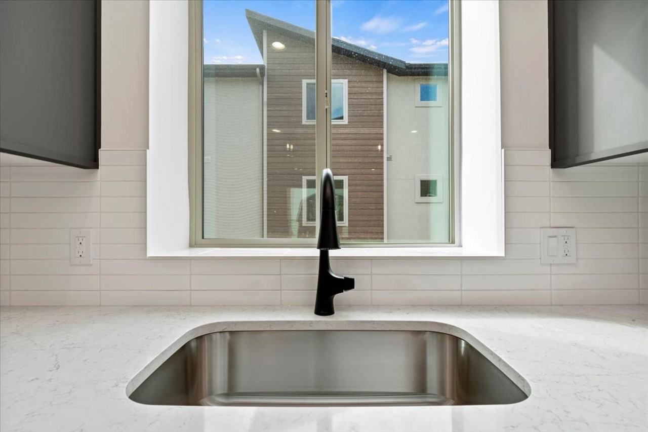 1745 S Rock View Ln - Photo 5 of 35