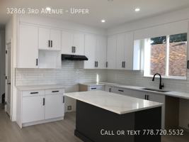 featured image of 32866 3rd Ave #UPPER