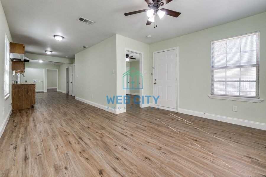 4111 Marshall Dr - Photo 3 of 12