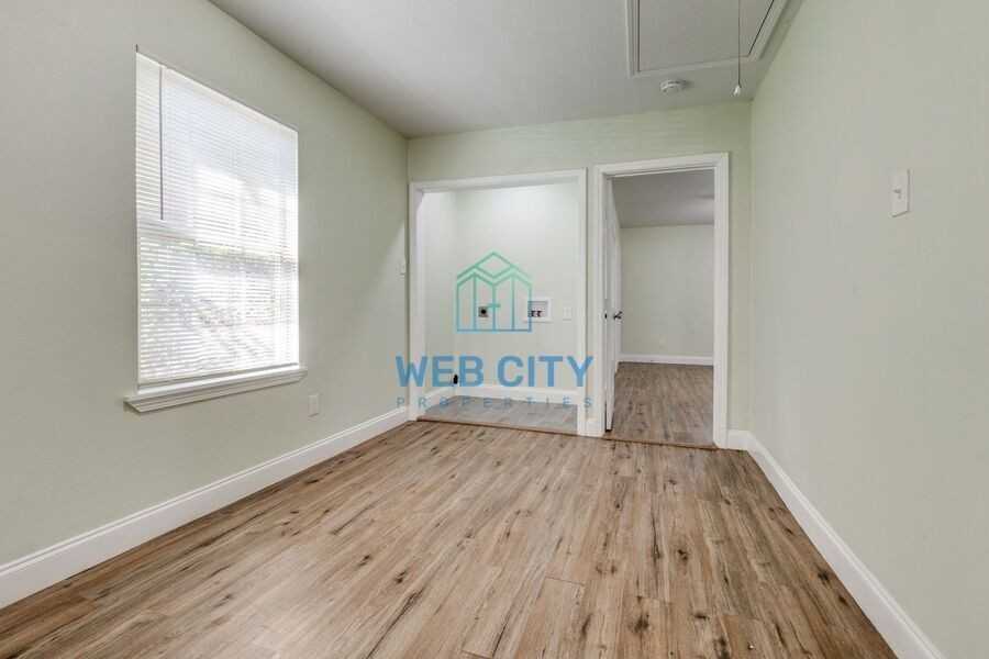 4111 Marshall Dr - Photo 6 of 12