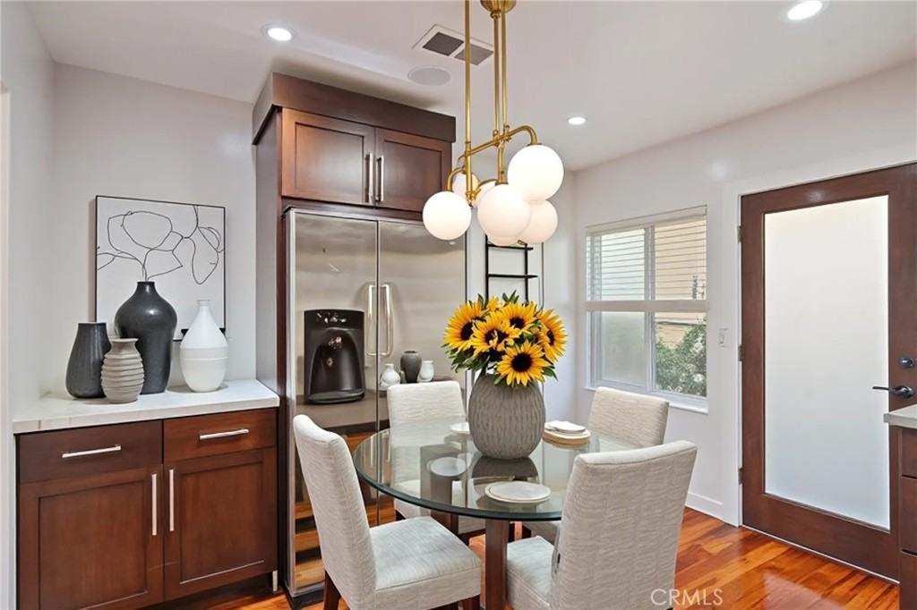 932 S Shenandoah St #932-1 - Photo 2 of 27