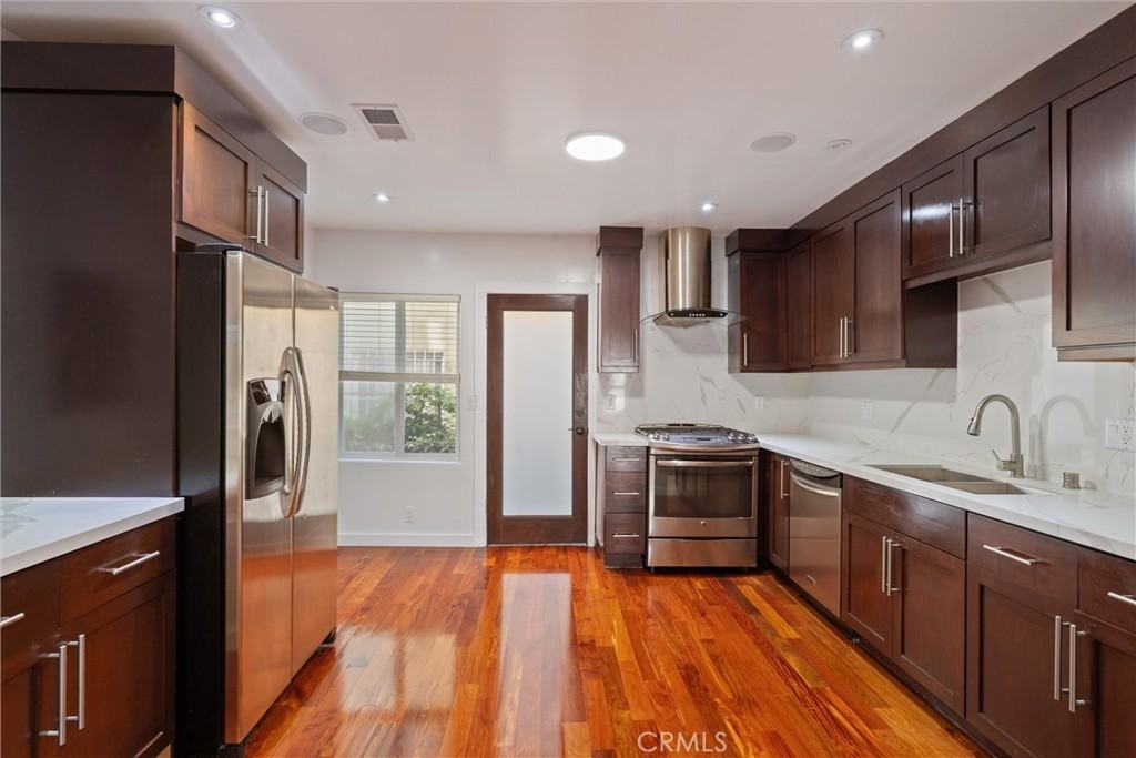 932 S Shenandoah St #932-1 - Photo 5 of 27