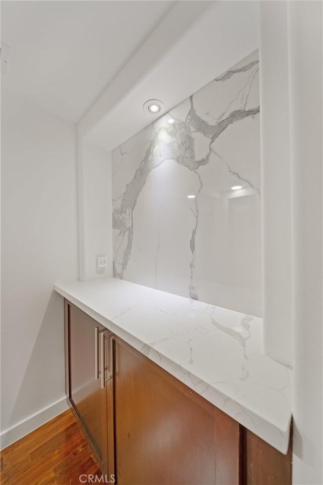 932 S Shenandoah St #932-1 - Photo 6 of 27