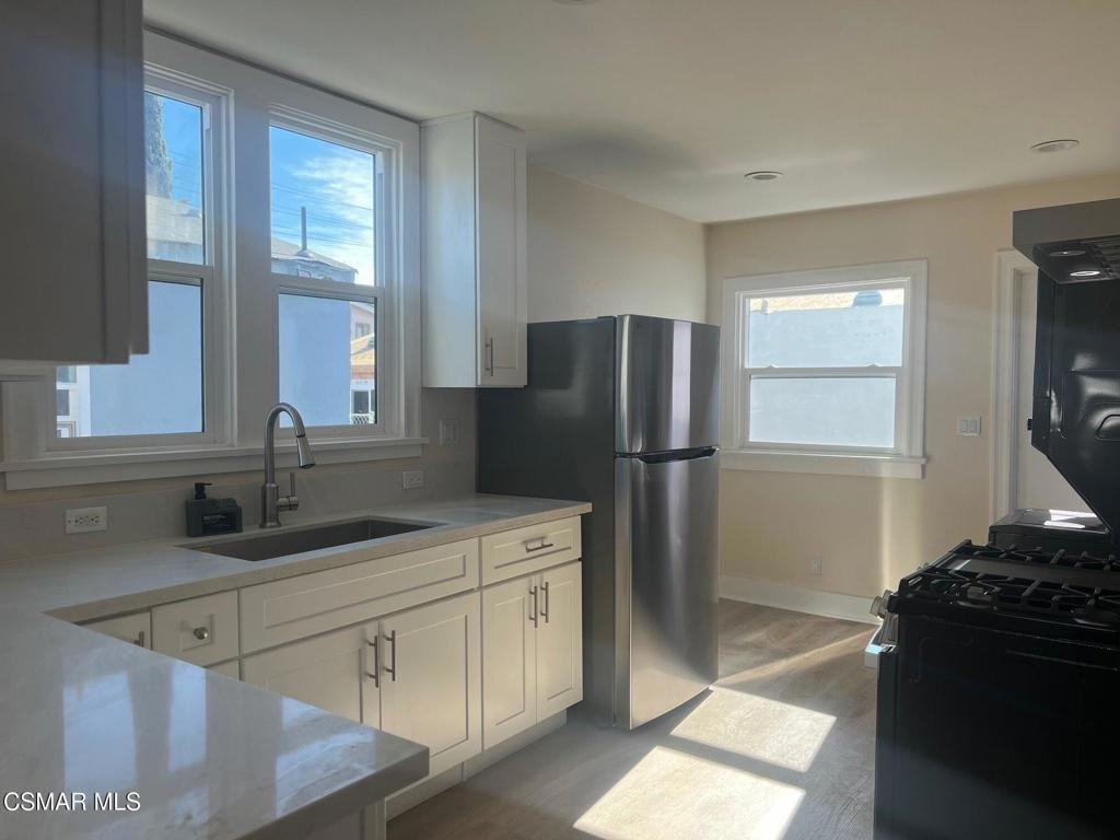 331 S Avenue 56 #331 - Photo 4 of 8