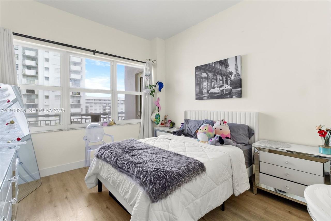 18061 Biscayne Blvd #18061PH01 - Photo 3 of 29