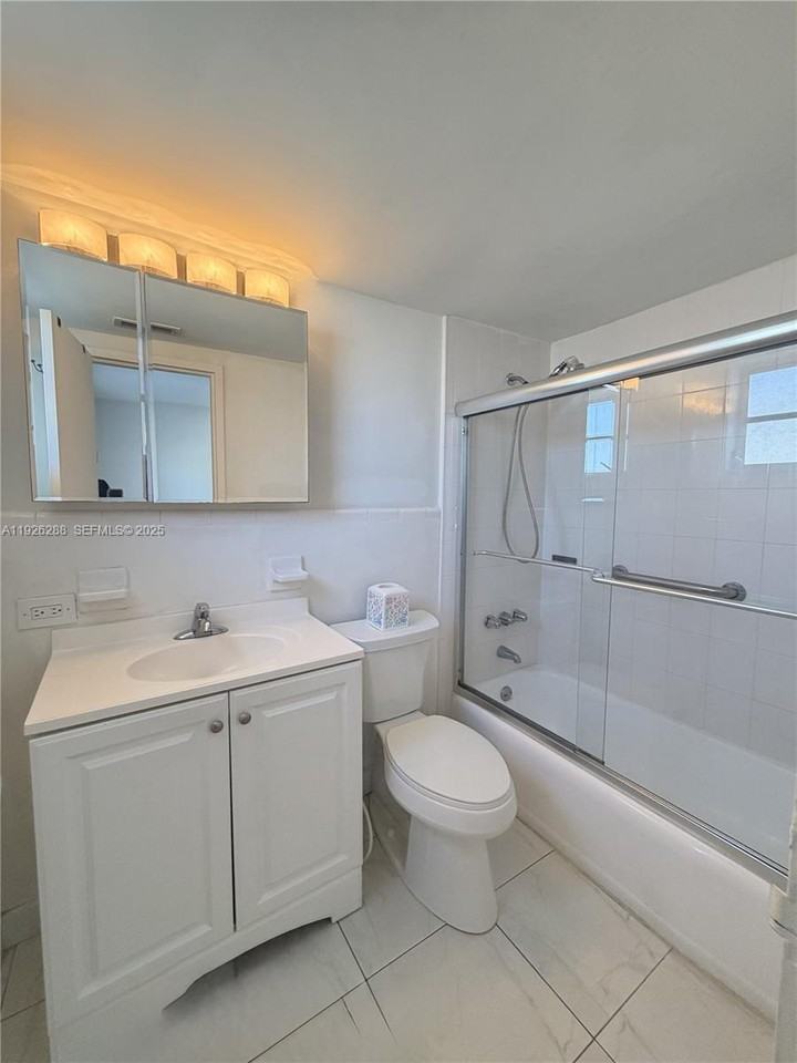 9700 E Bay Harbor Dr #9700-408 - Photo 5 of 34