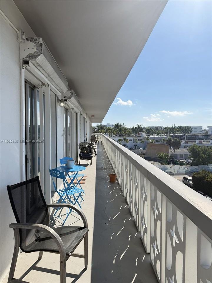 9700 E Bay Harbor Dr #9700-408 - Photo 6 of 34