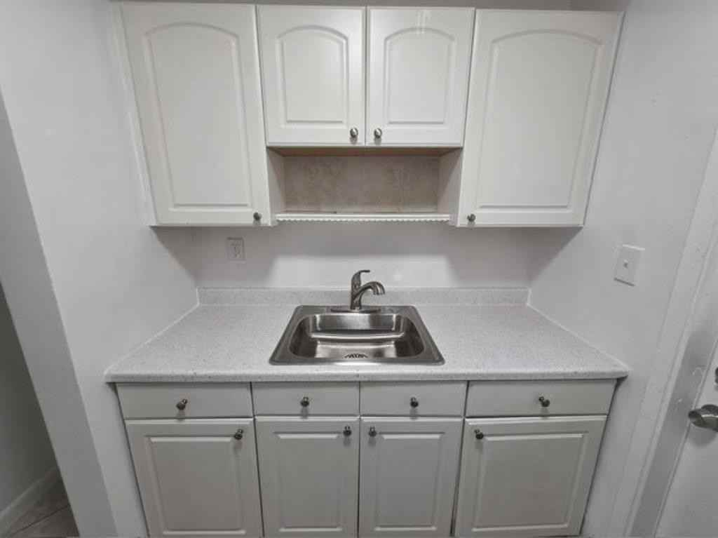 1329 Ne 17th Ave #1329-2 - Photo 6 of 11