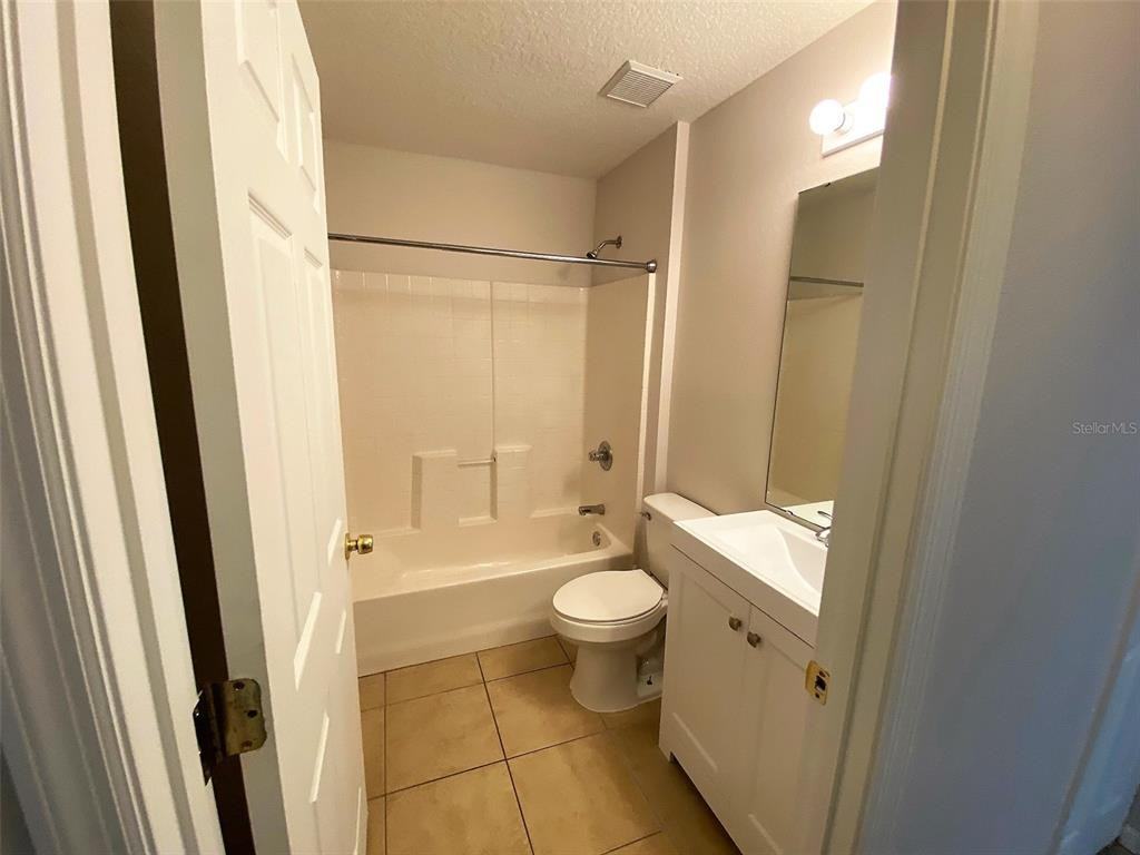 4029 Iveyglen Ave #4029-4029 - Photo 7 of 17