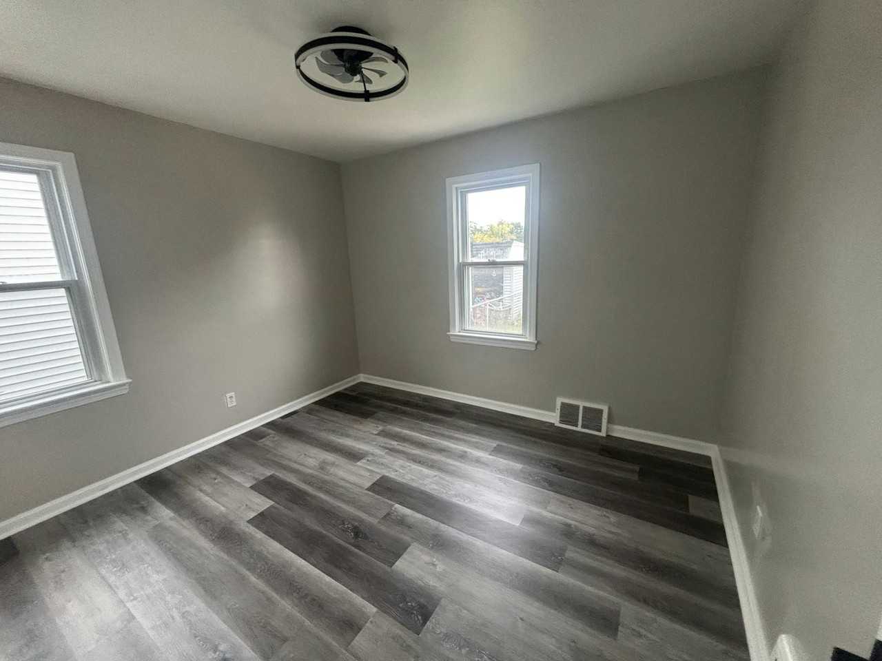 13712 Rockside Road - Photo 3 of 3