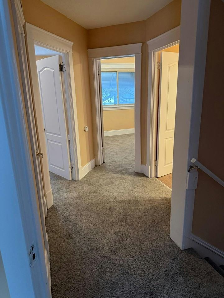 3381 East 149th Street - Photo 3 of 12