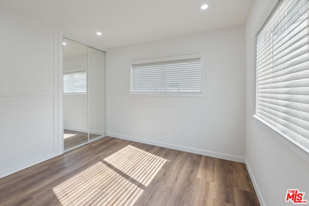 10806 Doty Ave #10806 - Photo 4 of 21