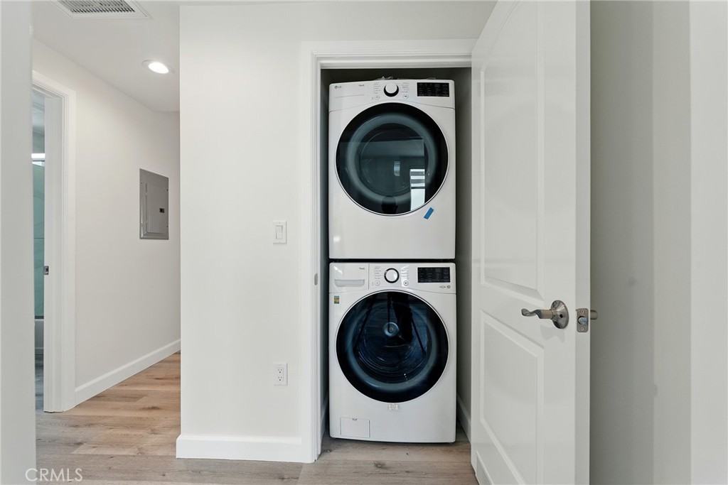 11302 Morrison St #11302-302 - Photo 3 of 23