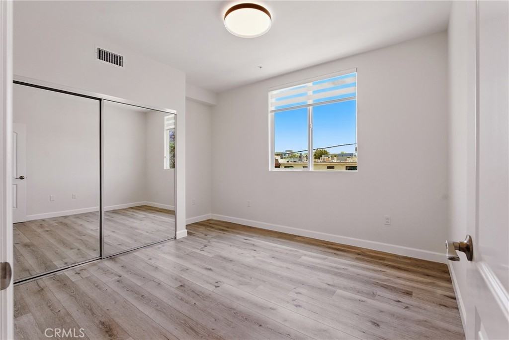 11302 Morrison St #11302-302 - Photo 6 of 23