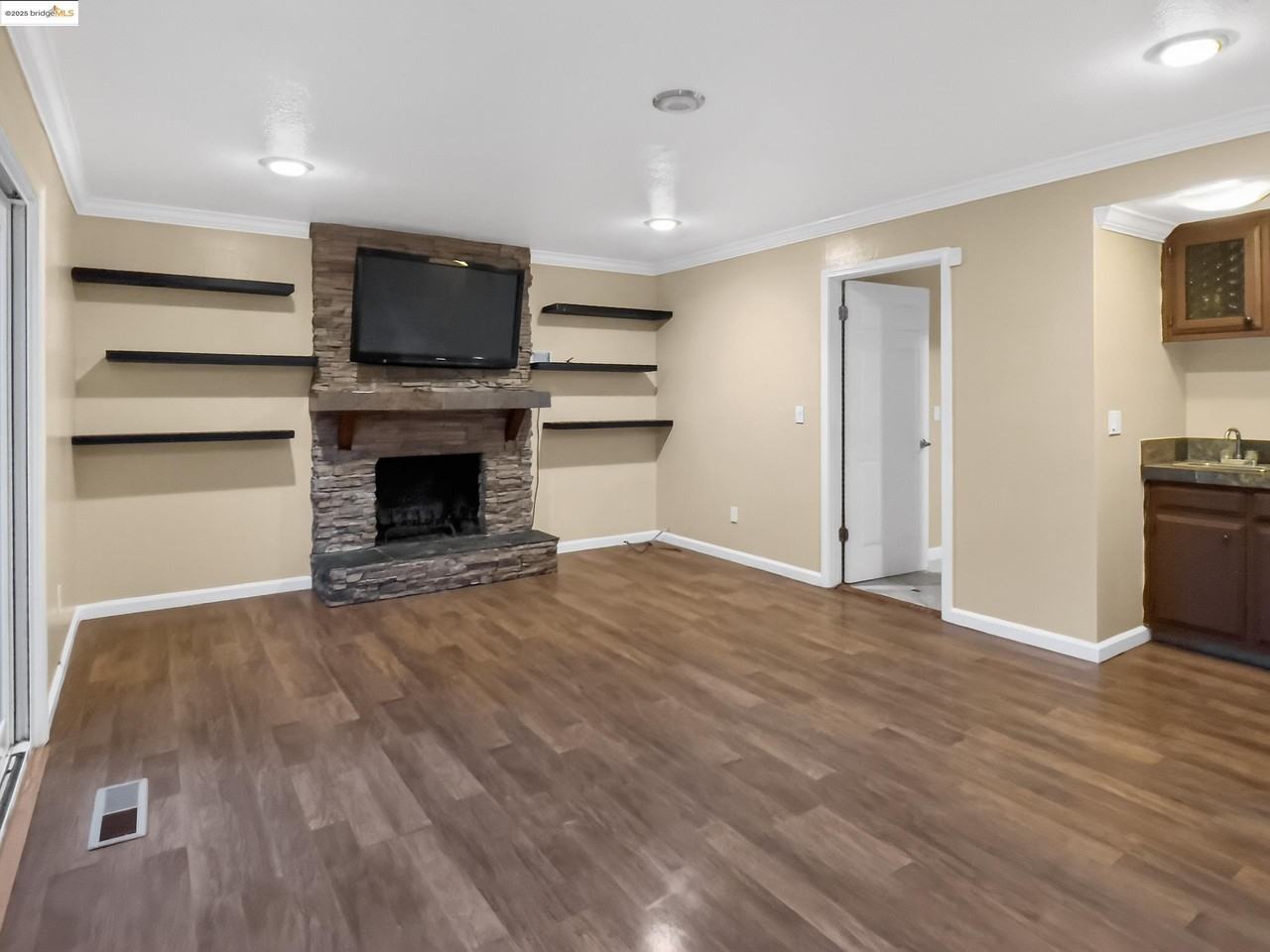 2322 Peachtree Cir #2322 - Photo 7 of 43