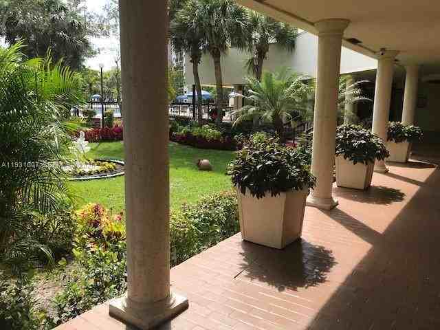 17011 N Bay Rd #17011-204 - Photo 4 of 27