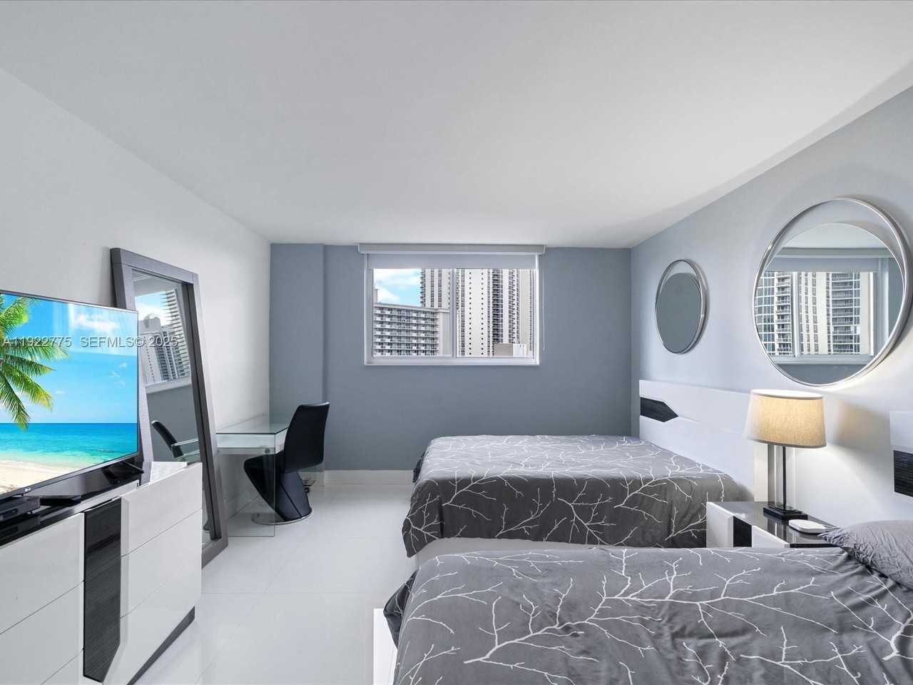 19370 Collins Ave #19370-627 - Photo 4 of 15