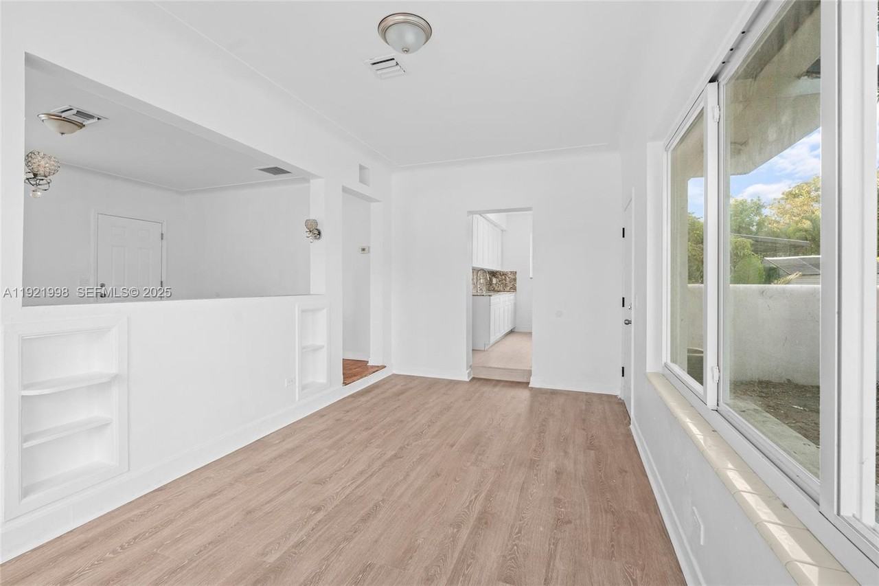 201 S Biscayne River Dr #201A - Photo 3 of 41