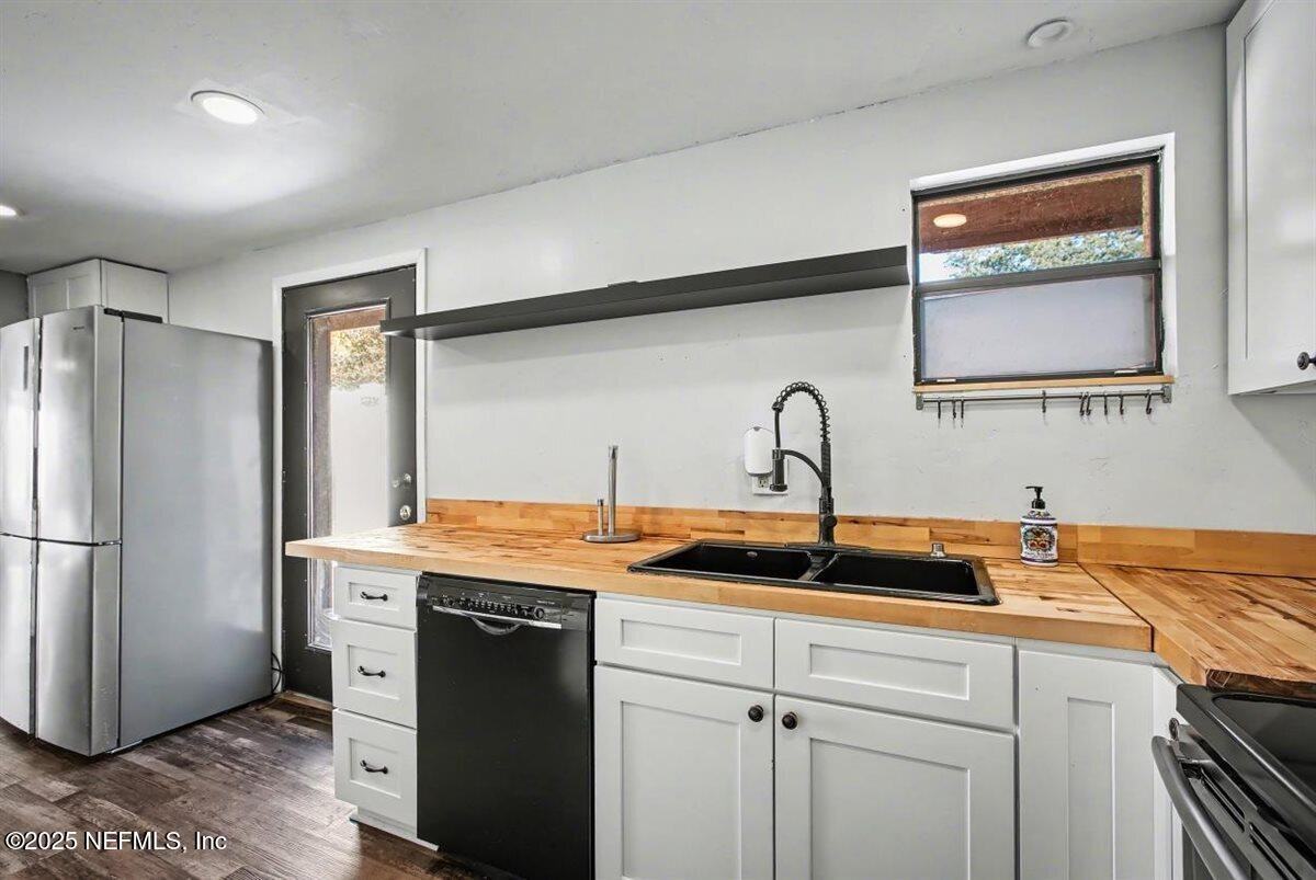 1569 Arcadia Dr #1569 - Photo 4 of 26