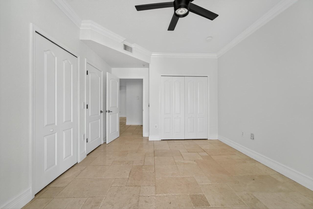 11015 Legacy Ln #11015-304 - Photo 5 of 37