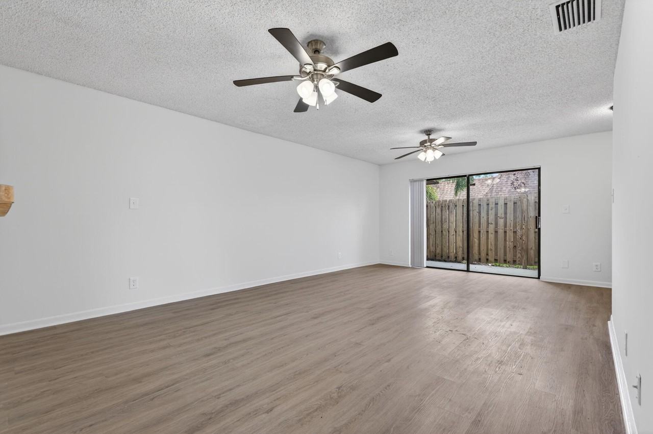 9418 Nw 49th Pl #9418 - Photo 2 of 18