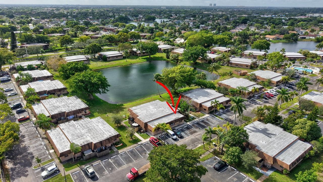 9418 Nw 49th Pl #9418 - Photo 4 of 18