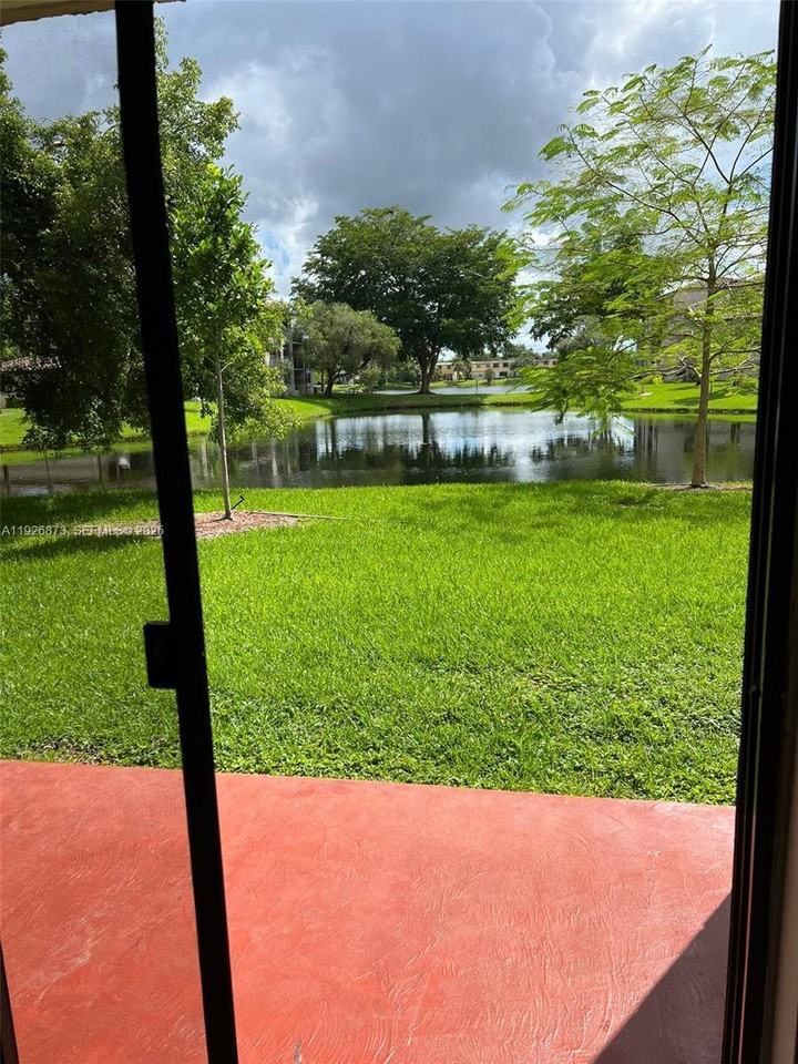 9911 Nob Hill Pl #9911-9911 - Photo 3 of 17