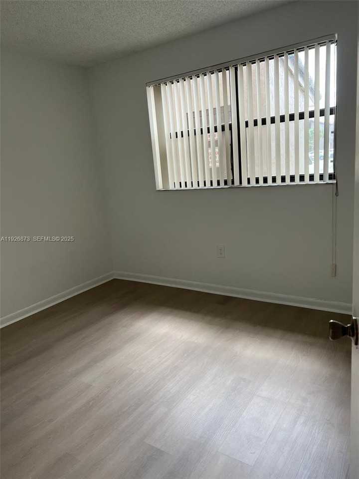 9911 Nob Hill Pl #9911-9911 - Photo 5 of 17