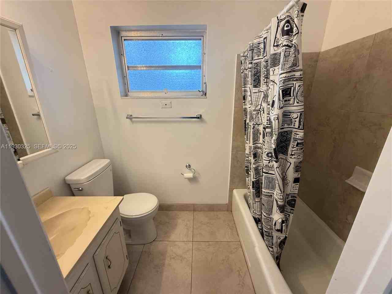 5160 Sw 40th Ave #516029D - Photo 3 of 10