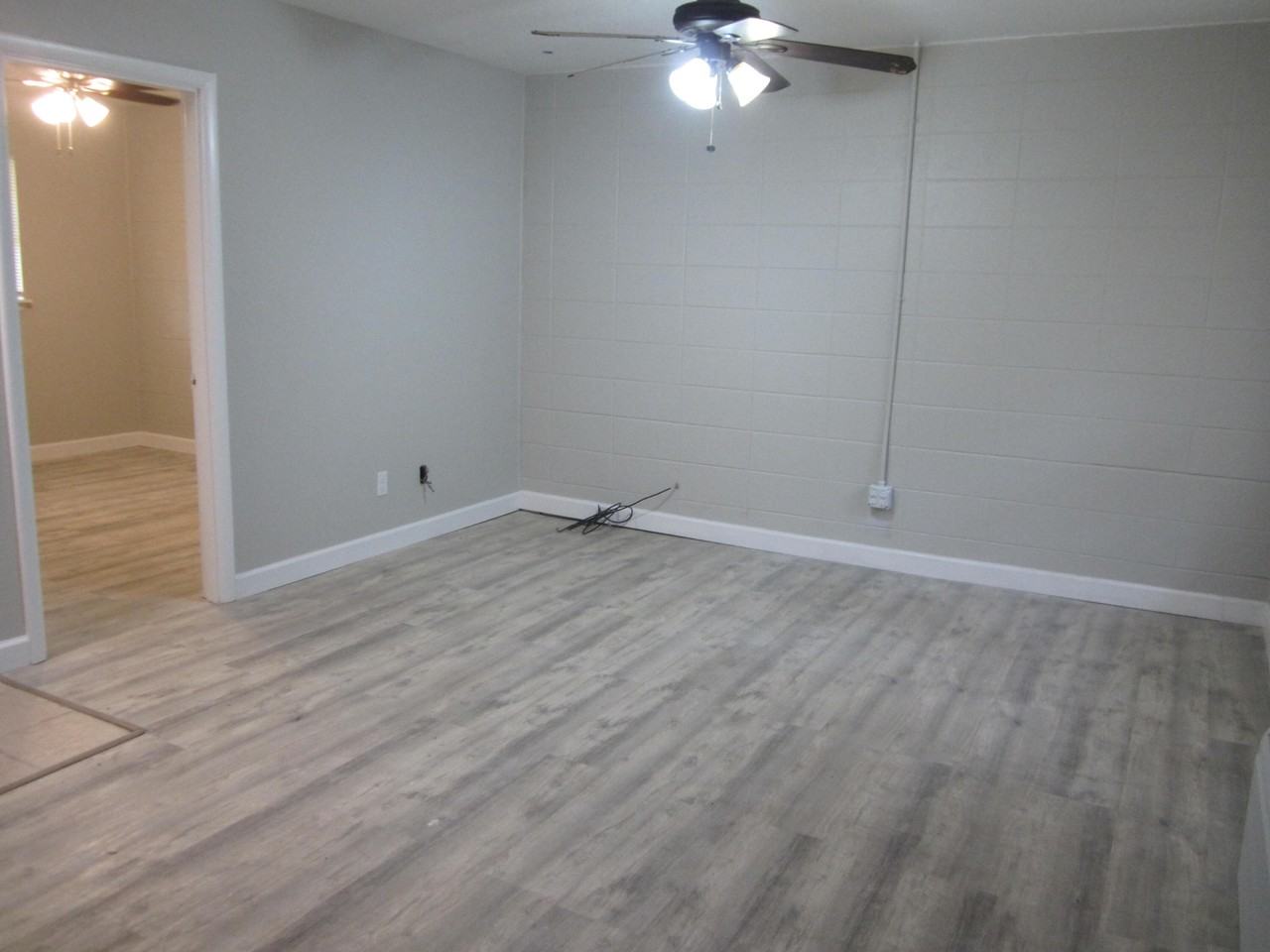 109 Chicago Ave Se #109-1 - Photo 4 of 9