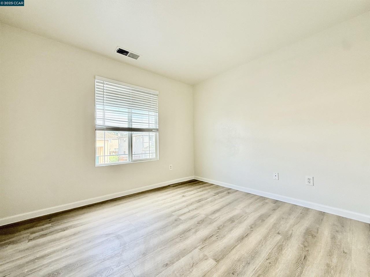 815 Spring Mountain Ln #815 - Photo 2 of 21