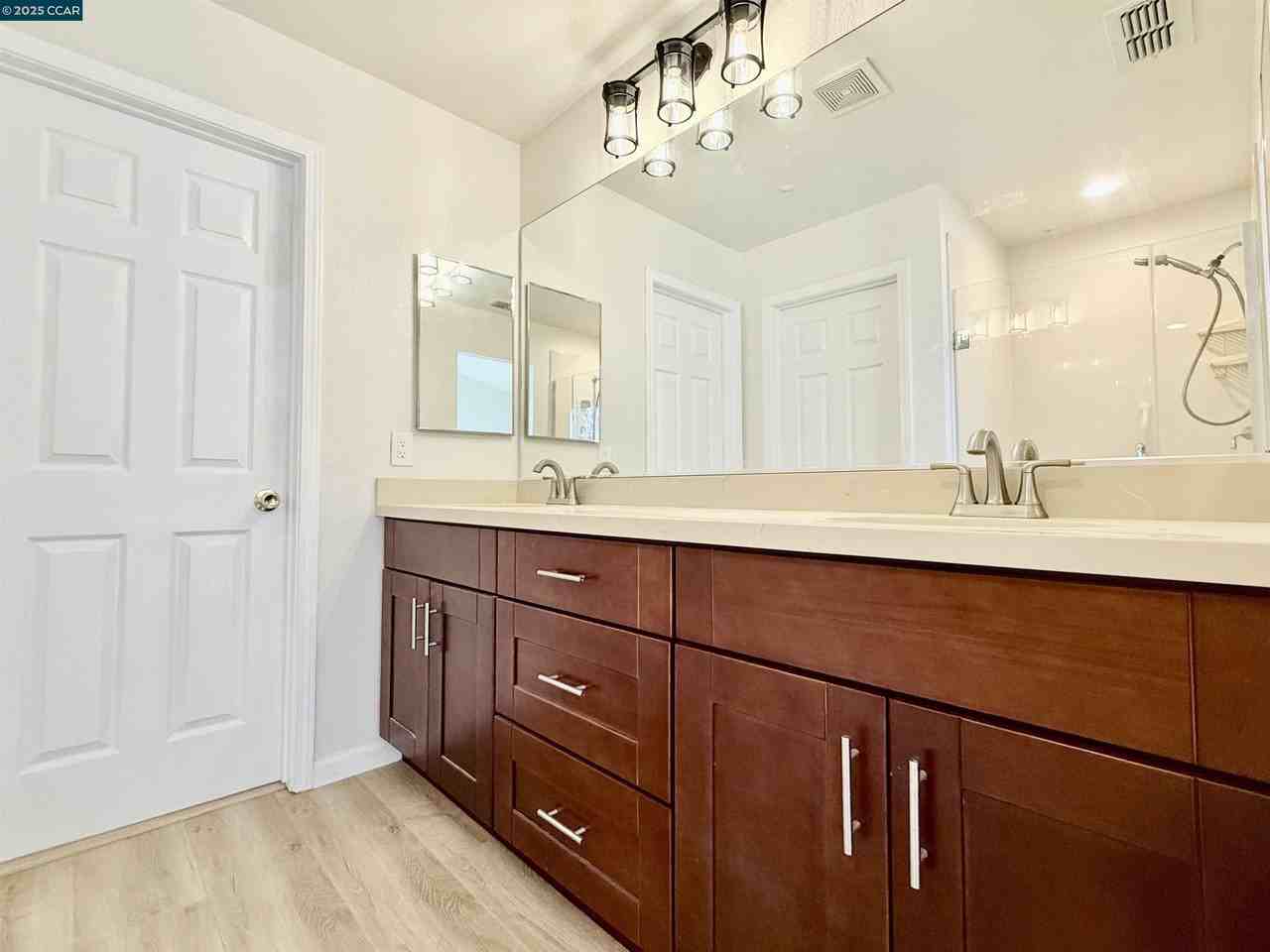 815 Spring Mountain Ln #815 - Photo 4 of 21