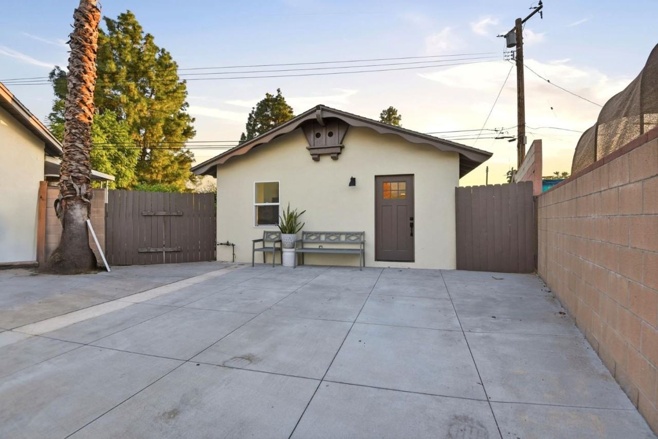 648 Anita St #648-1 - Photo 7 of 16