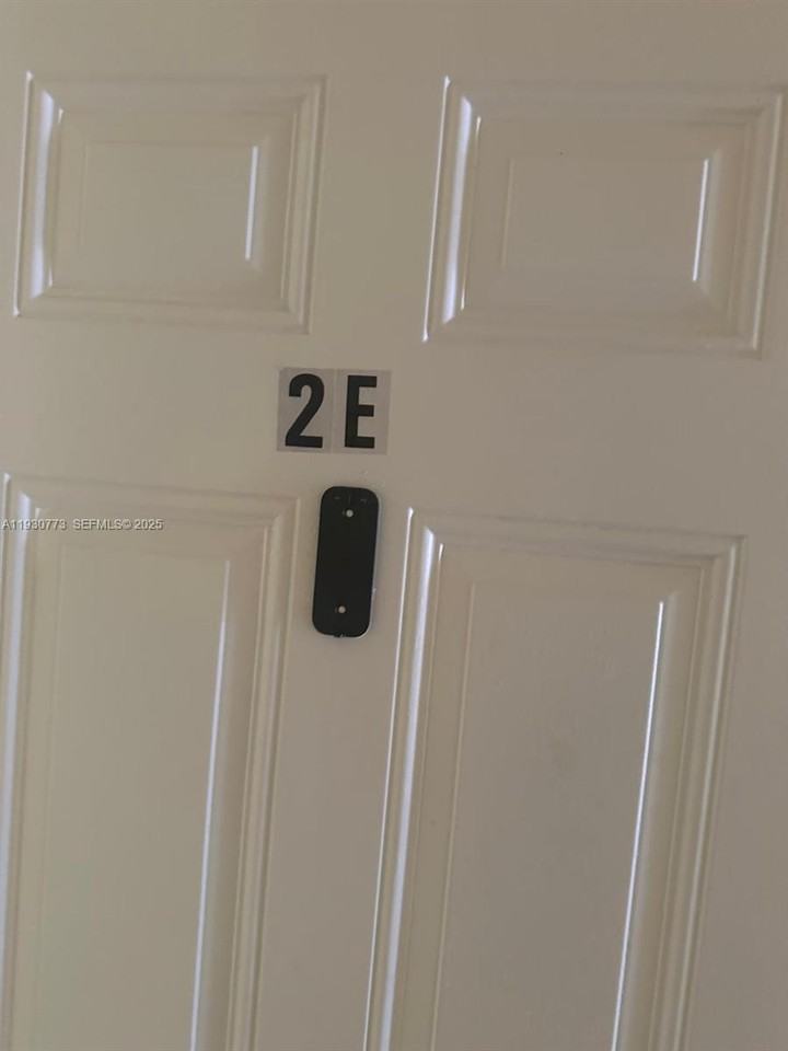 17051 Ne 23rd Ave #170512E - Photo 4 of 17