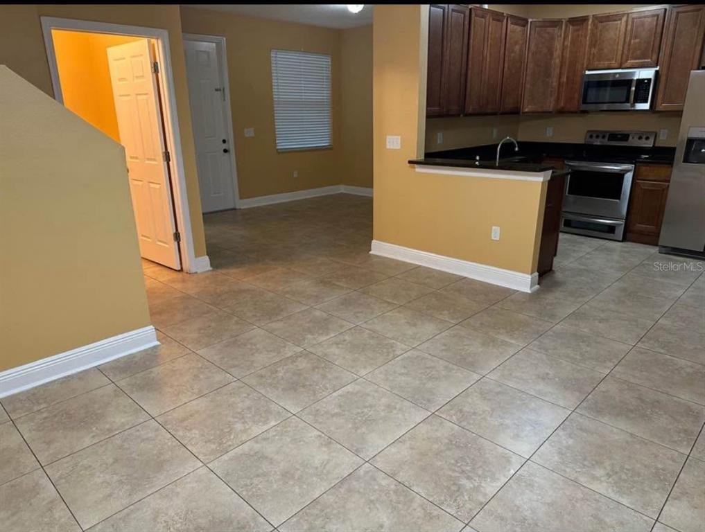 1042 La Mirada Ct #1042 - Photo 4 of 8