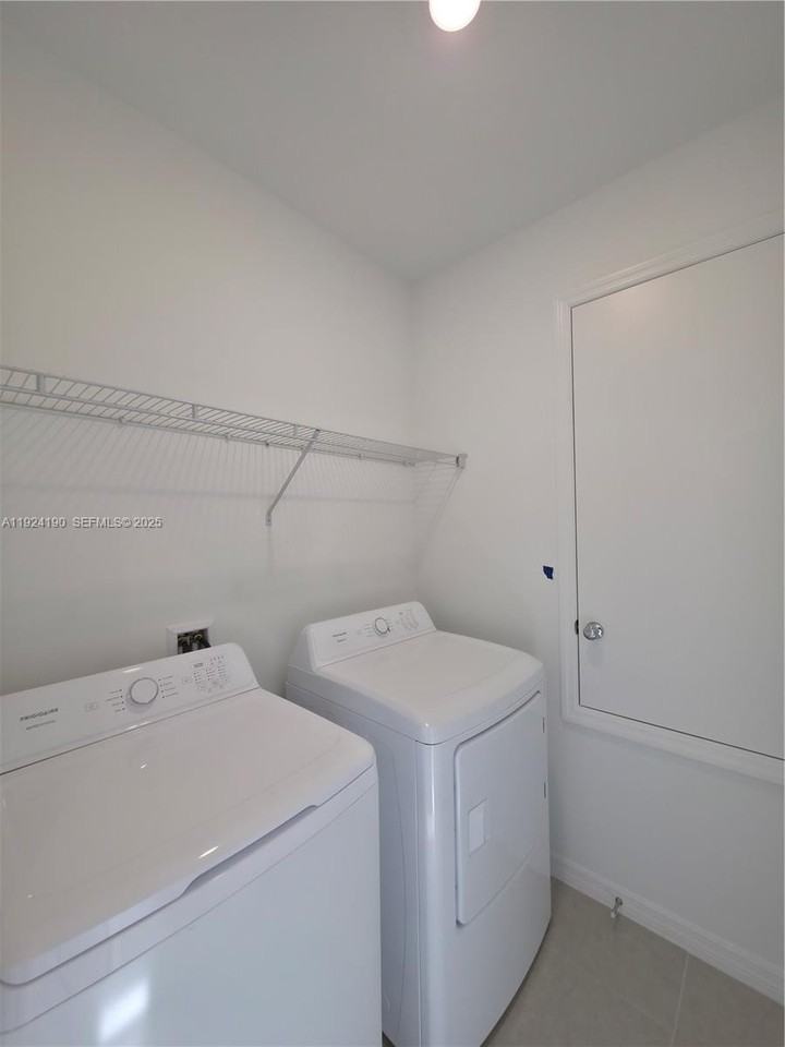 17200 Cantu Ct - Photo 2 of 16