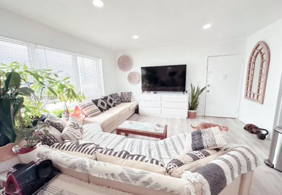 324 Surfside Blvd #324-7 - Photo 3 of 14