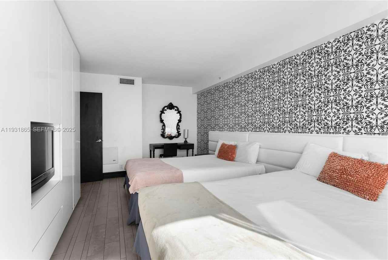 1100 West Ave #1100-1014 - Photo 2 of 16