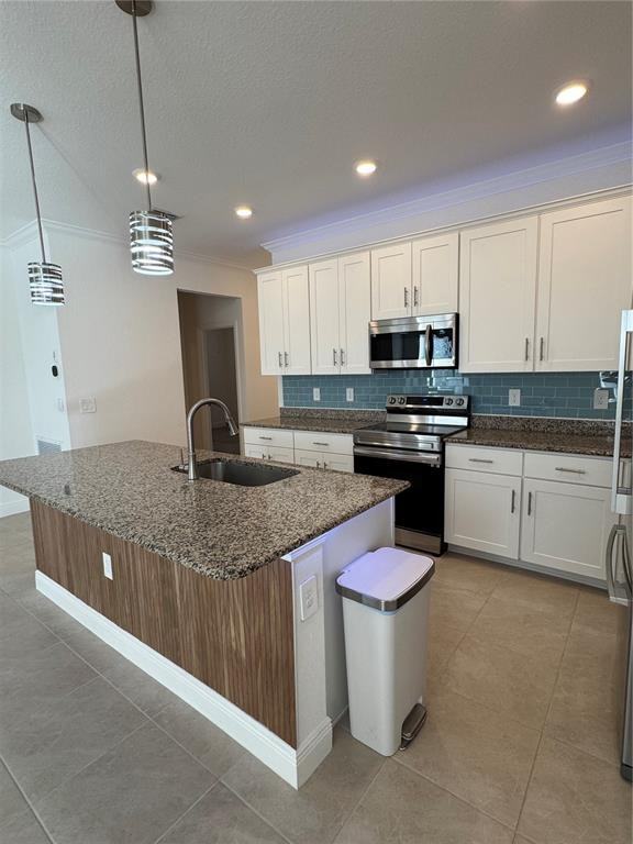 16819 Canopy Garden Dr #16819 - Photo 3 of 35