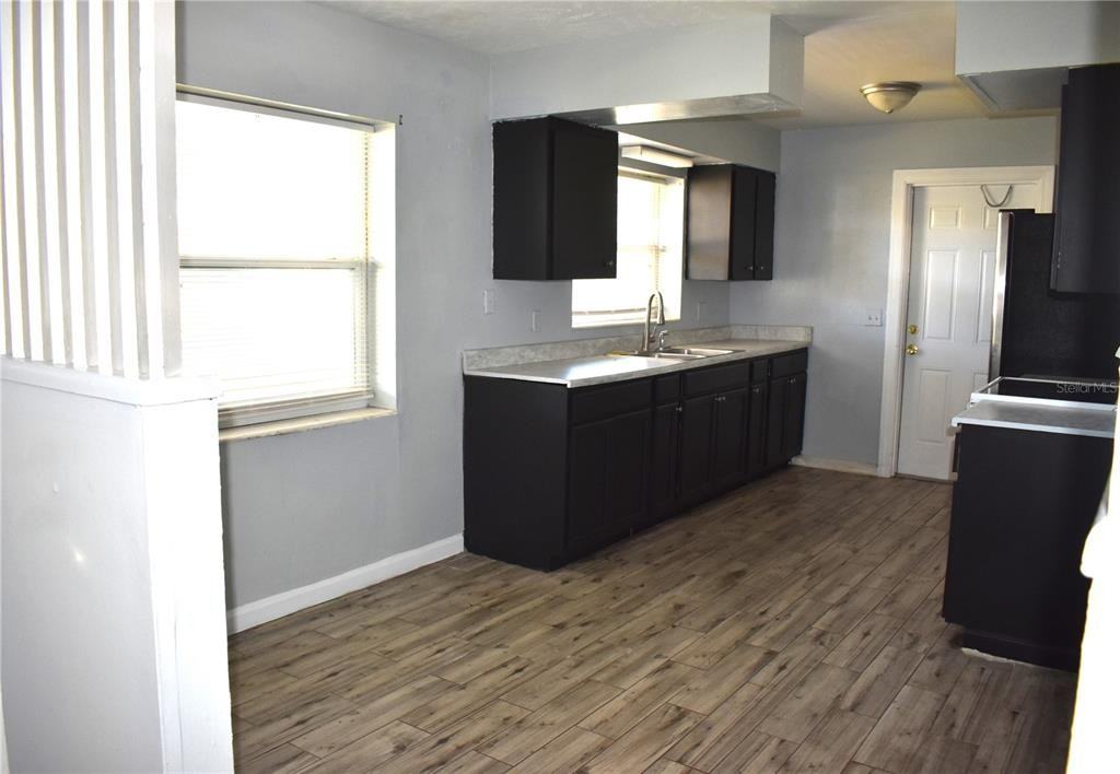 5920 Riviera Dr #5920 - Photo 4 of 16