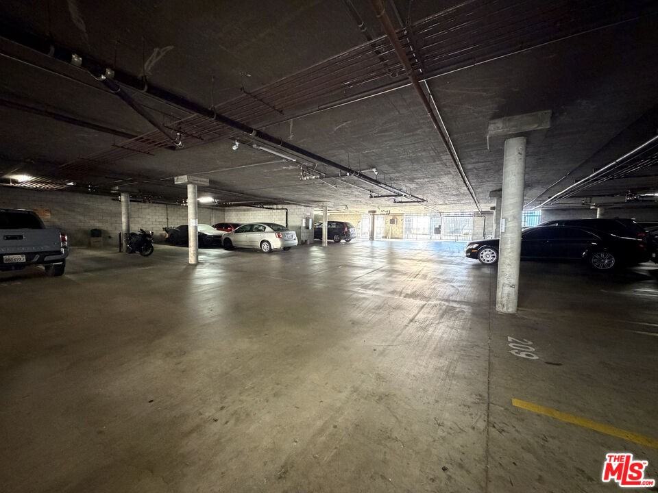 326 S Manhattan Pl #326-205 - Photo 4 of 13