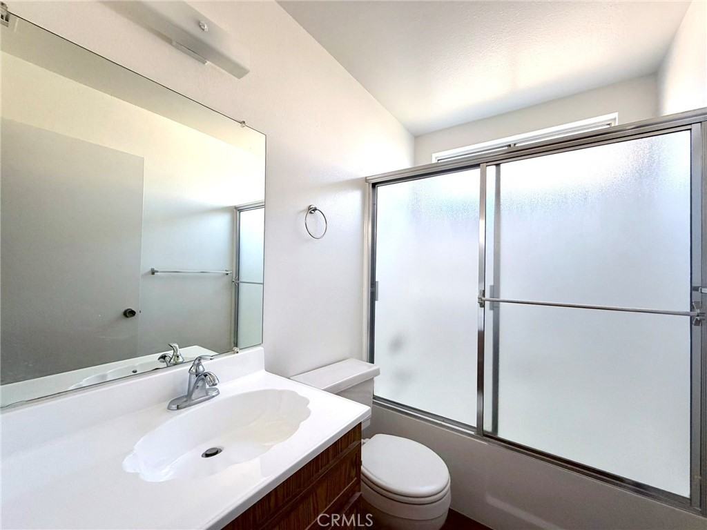 2031 La Mesa Ct #2031 - Photo 4 of 17